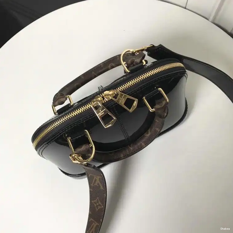 LV Bags 19T1L0243 0801